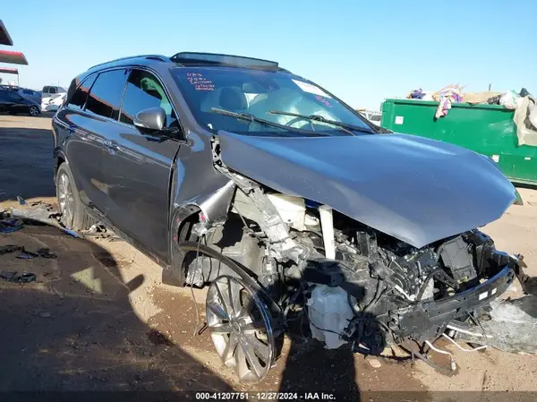 5XYPK4A50HG302551 2017 KIA SORENTO - Image 1