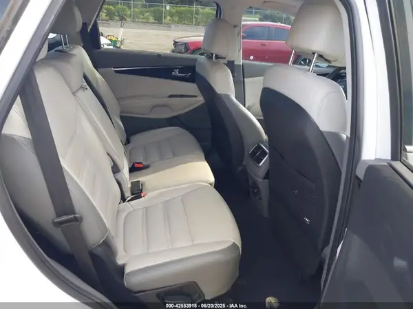 5XYPK4A50HG308771 2017 KIA SORENTO - Image 8