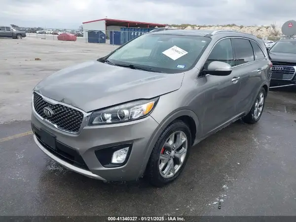 5XYPK4A50HG314022 2017 KIA SORENTO - Image 2
