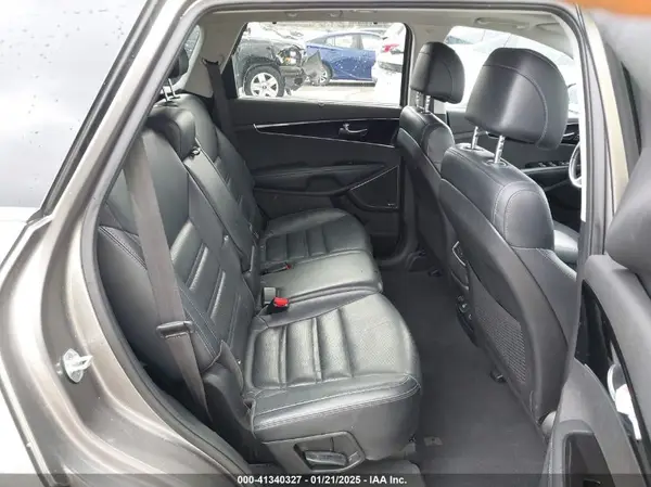 5XYPK4A50HG314022 2017 KIA SORENTO - Image 8
