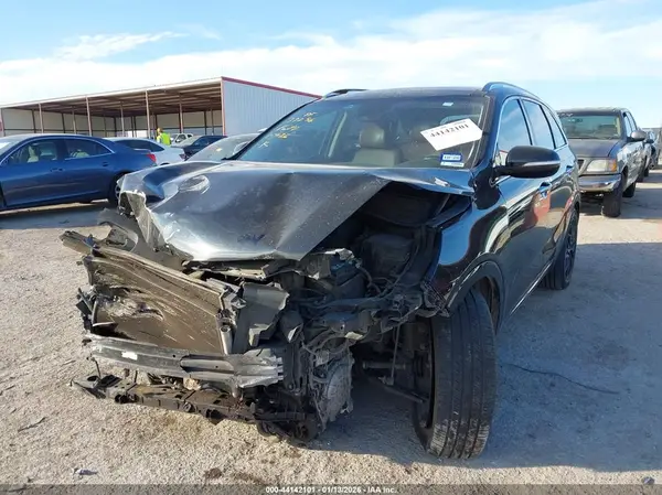 5XYPK4A50JG348273 2018 KIA SORENTO - Image 2