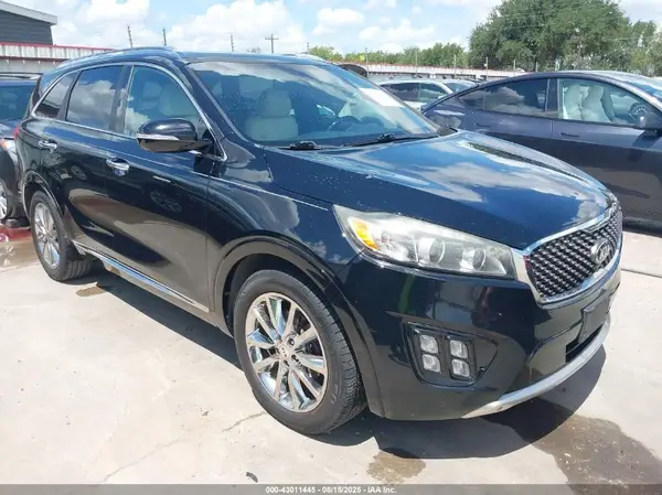 5XYPK4A50JG349505 2018 KIA SORENTO - Image 1