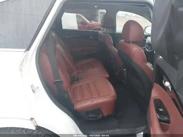 5XYPK4A50JG378518 2018 KIA SORENTO - Image 8