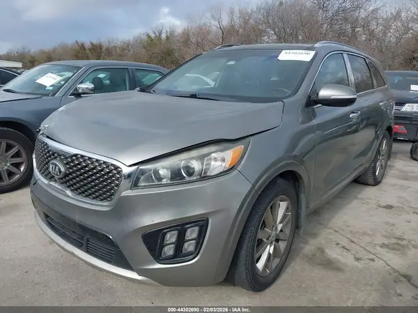 5XYPK4A50JG386411 2018 KIA SORENTO - Image 2