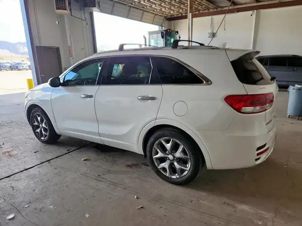 5XYPK4A50JG397862 2018 KIA SORENTO - Image 2