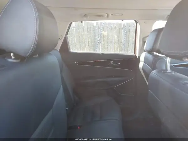 5XYPK4A51GG184556 2016 KIA SORENTO - Image 8