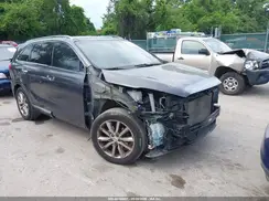 5XYPK4A51JG356138 2018 KIA SORENTO