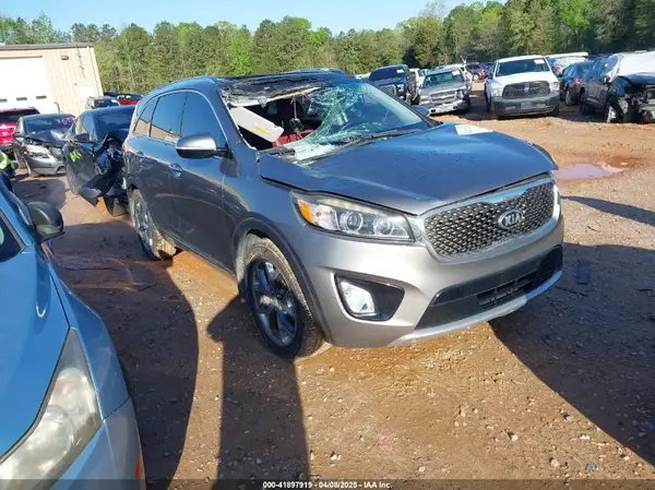 5XYPK4A51JG369469 2018 KIA SORENTO - Image 1