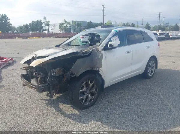 5XYPK4A51JG369603 2018 KIA SORENTO - Image 2
