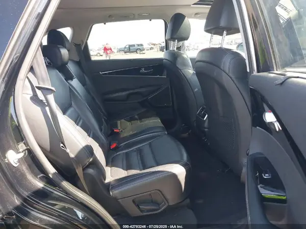 5XYPK4A51KG460839 2019 KIA SORENTO - Image 8