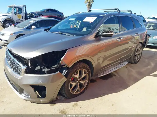 5XYPK4A51KG514818 2019 KIA SORENTO - Image 2