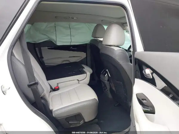5XYPK4A51KG538388 2019 KIA SORENTO - Image 8