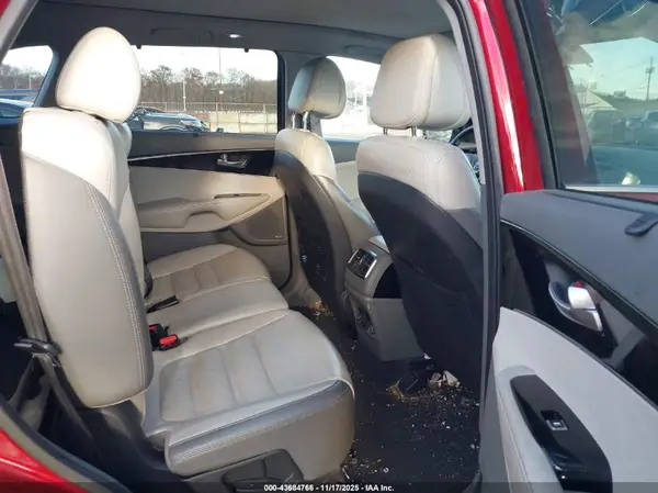 5XYPK4A52GG019096 2016 KIA SORENTO - Image 8