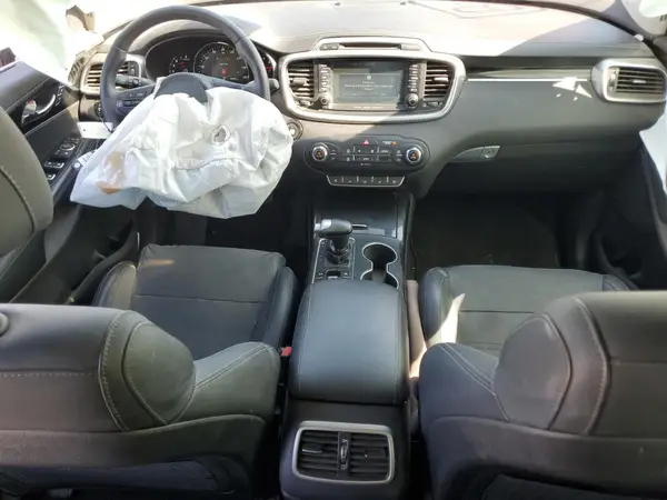 5XYPK4A52HG237668 2017 KIA SORENTO - Image 8
