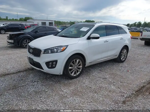 5XYPK4A52HG239808 2017 KIA SORENTO - Image 2