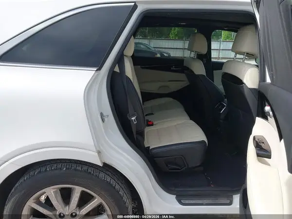 5XYPK4A52HG239808 2017 KIA SORENTO - Image 8