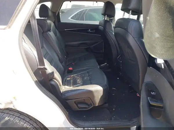 5XYPK4A52HG304060 2017 KIA SORENTO - Image 8