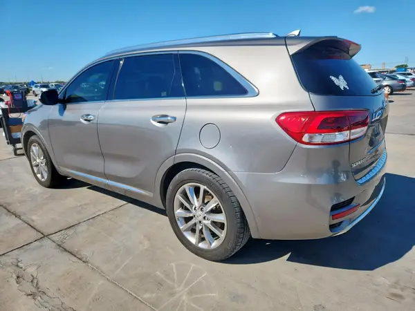 5XYPK4A52JG358061 2018 KIA SORENTO - Image 2