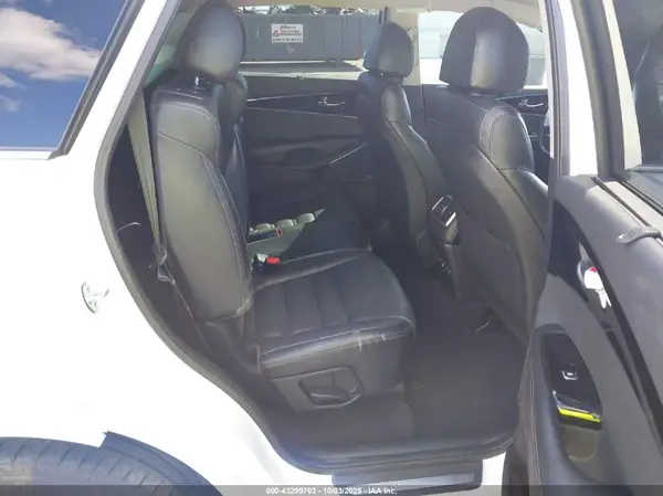 5XYPK4A52JG385499 2018 KIA SORENTO - Image 8