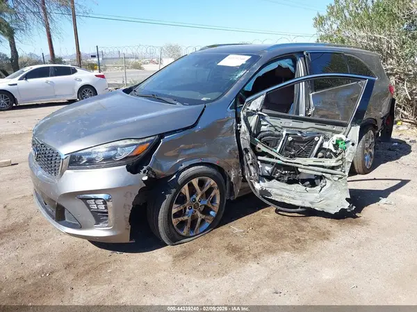 5XYPK4A52KG493509 2019 KIA SORENTO - Image 2