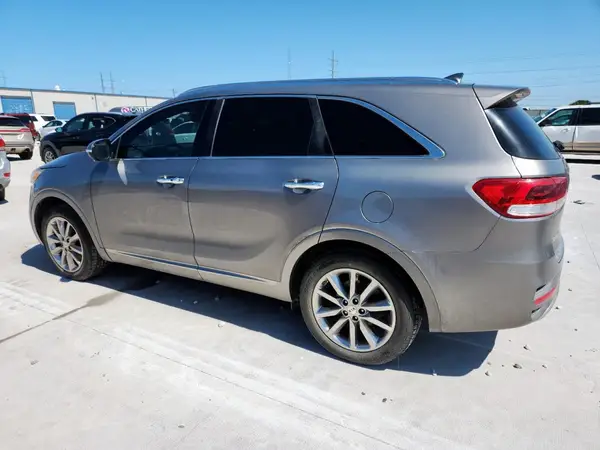 5XYPK4A53GG175888 2016 KIA SORENTO - Image 2