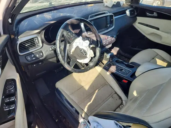 5XYPK4A53HG231958 2017 KIA SORENTO - Image 8