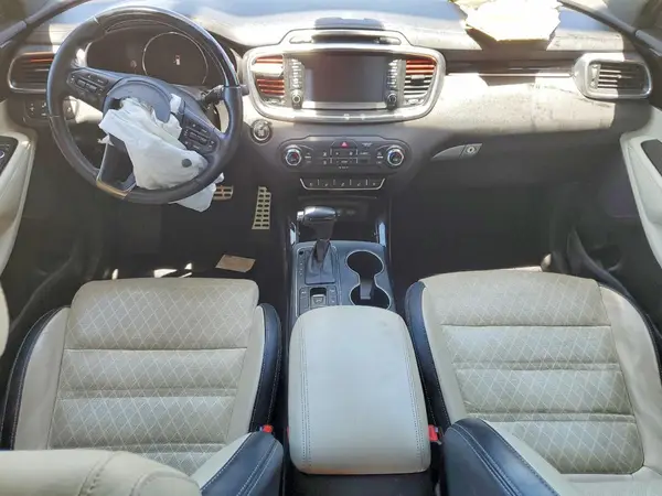 5XYPK4A53HG265883 2017 KIA SORENTO - Image 8