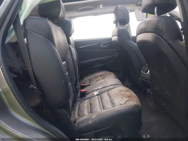 5XYPK4A53HG307209 2017 KIA SORENTO - Image 8