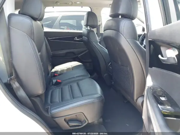 5XYPK4A53HG314418 2017 KIA SORENTO - Image 8