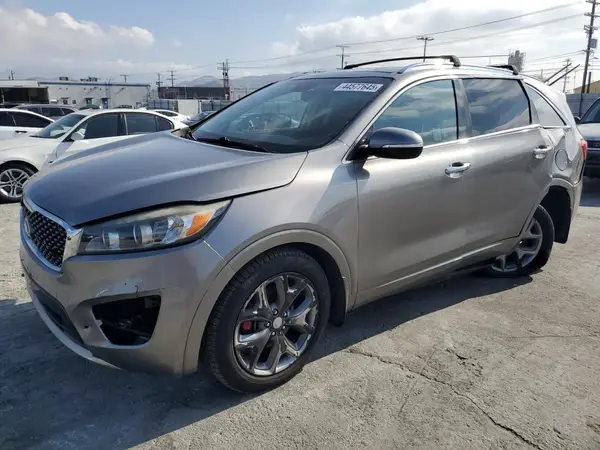 5XYPK4A53JG353452 2018 KIA SORENTO - Image 1