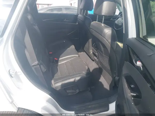 5XYPK4A53KG526078 2019 KIA SORENTO - Image 8