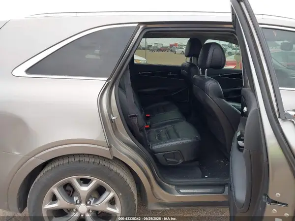 5XYPK4A54GG037681 2016 KIA SORENTO - Image 8