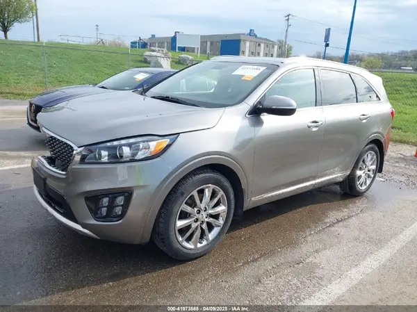 5XYPK4A54GG069305 2016 KIA SORENTO - Image 2