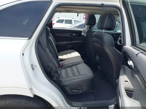 5XYPK4A54GG085486 2016 KIA SORENTO - Image 8