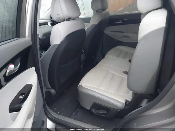 5XYPK4A54GG085682 2016 KIA SORENTO - Image 8