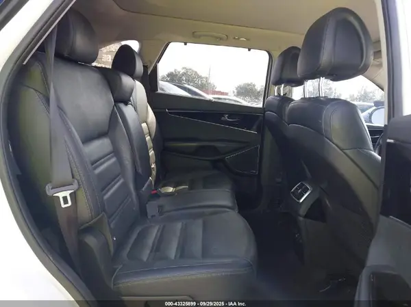 5XYPK4A54GG108815 2016 KIA SORENTO - Image 8