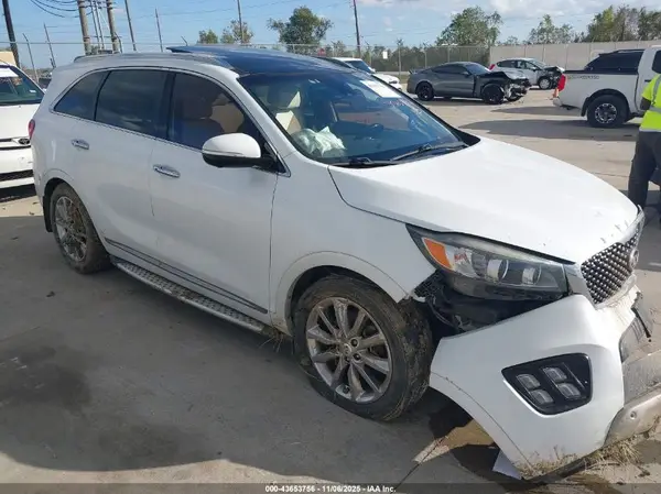 5XYPK4A54HG233752 2017 KIA SORENTO - Image 1
