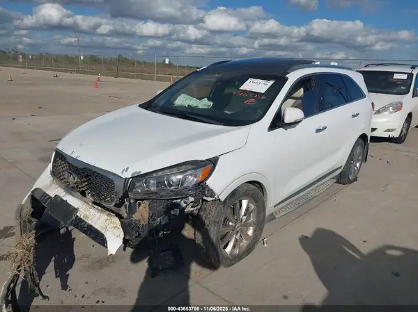 5XYPK4A54HG233752 2017 KIA SORENTO - Image 2