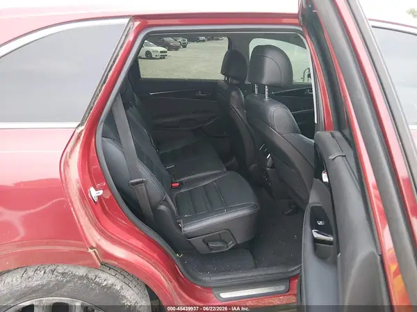 5XYPK4A54HG251426 2017 KIA SORENTO - Image 8