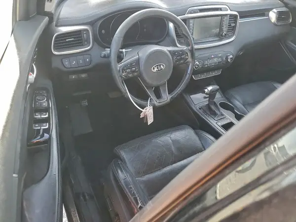 5XYPK4A54HG303119 2017 KIA SORENTO - Image 8