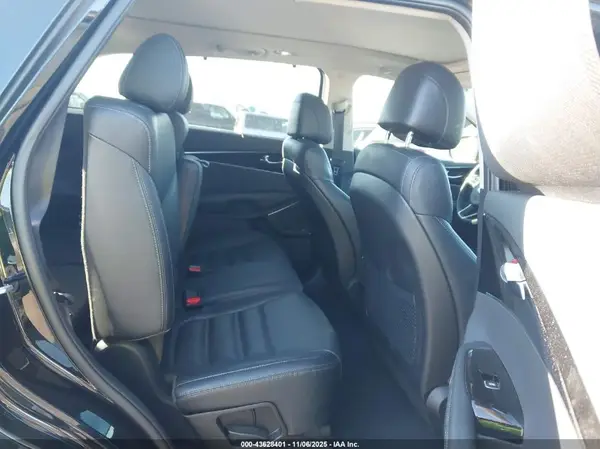 5XYPK4A54HG322107 2017 KIA SORENTO - Image 8