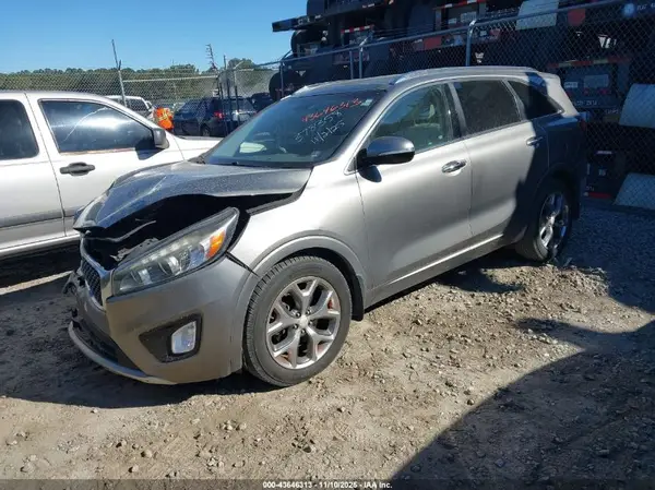 5XYPK4A54JG378358 2018 KIA SORENTO - Image 2