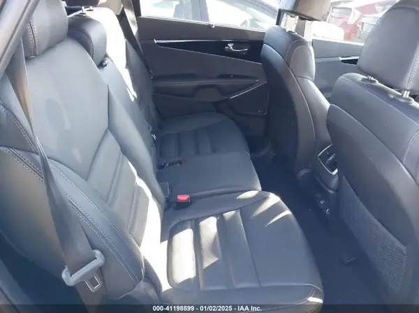 5XYPK4A54JG379980 2018 KIA SORENTO - Image 8