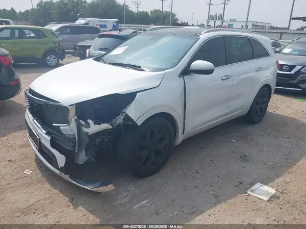 5XYPK4A55GG042811 2016 KIA SORENTO - Image 2