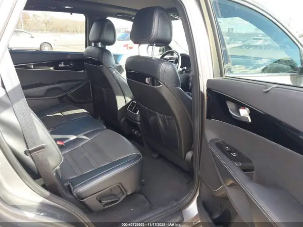 5XYPK4A55GG055705 2016 KIA SORENTO - Image 8