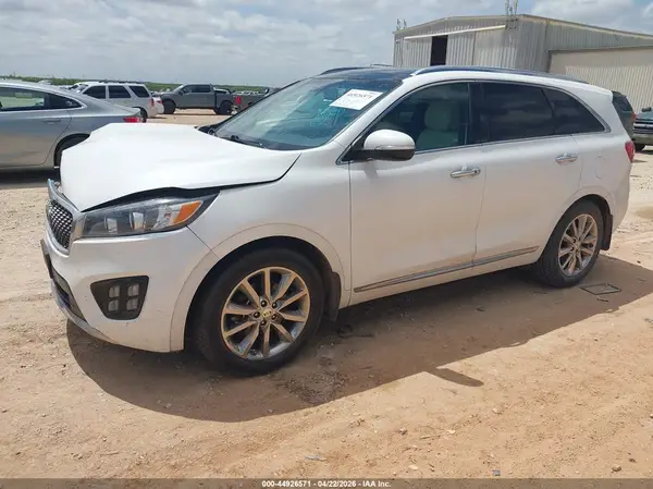 5XYPK4A55GG100402 2016 KIA SORENTO - Image 2