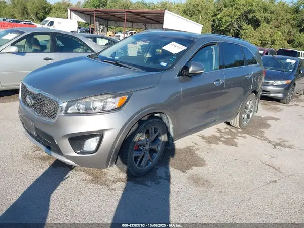 5XYPK4A55GG164360 2016 KIA SORENTO - Image 2