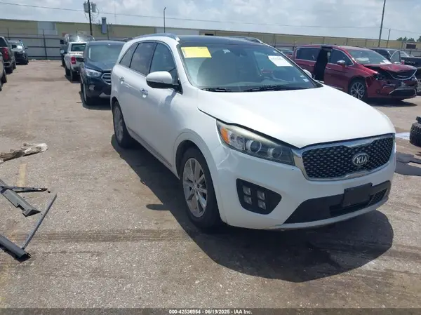5XYPK4A55HG240497 2017 KIA SORENTO - Image 1