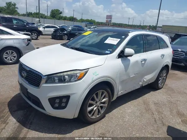 5XYPK4A55HG240497 2017 KIA SORENTO - Image 2