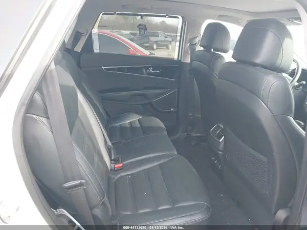 5XYPK4A55HG250916 2017 KIA SORENTO - Image 8